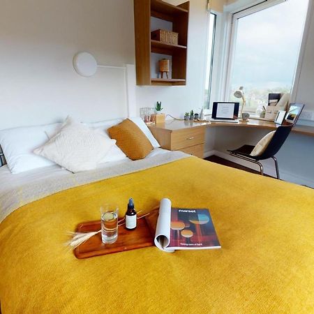 Private Bedrooms With Shared Kitchen And Studios At Iq Tufnell House In London Londres Exterior foto