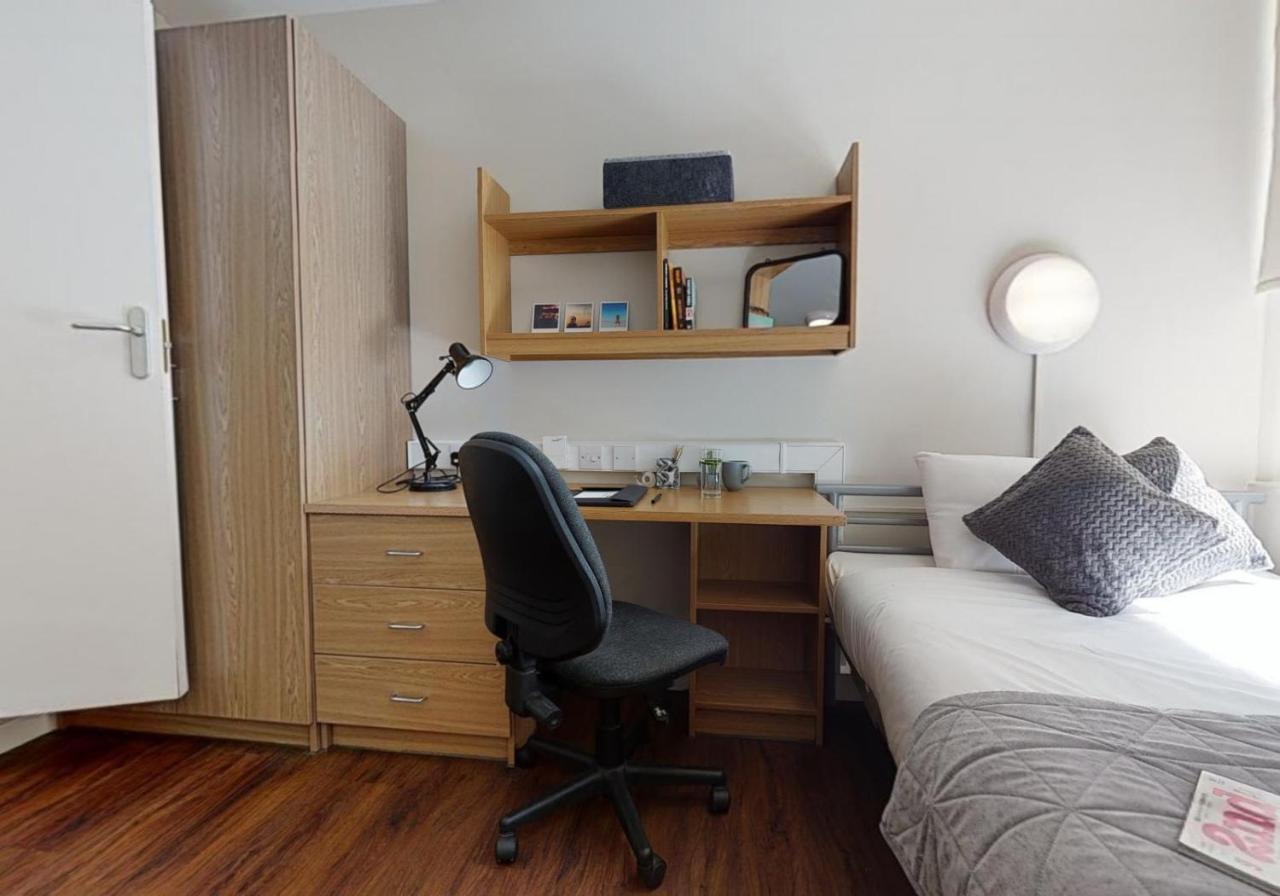 Private Bedrooms With Shared Kitchen And Studios At Iq Tufnell House In London Londres Exterior foto